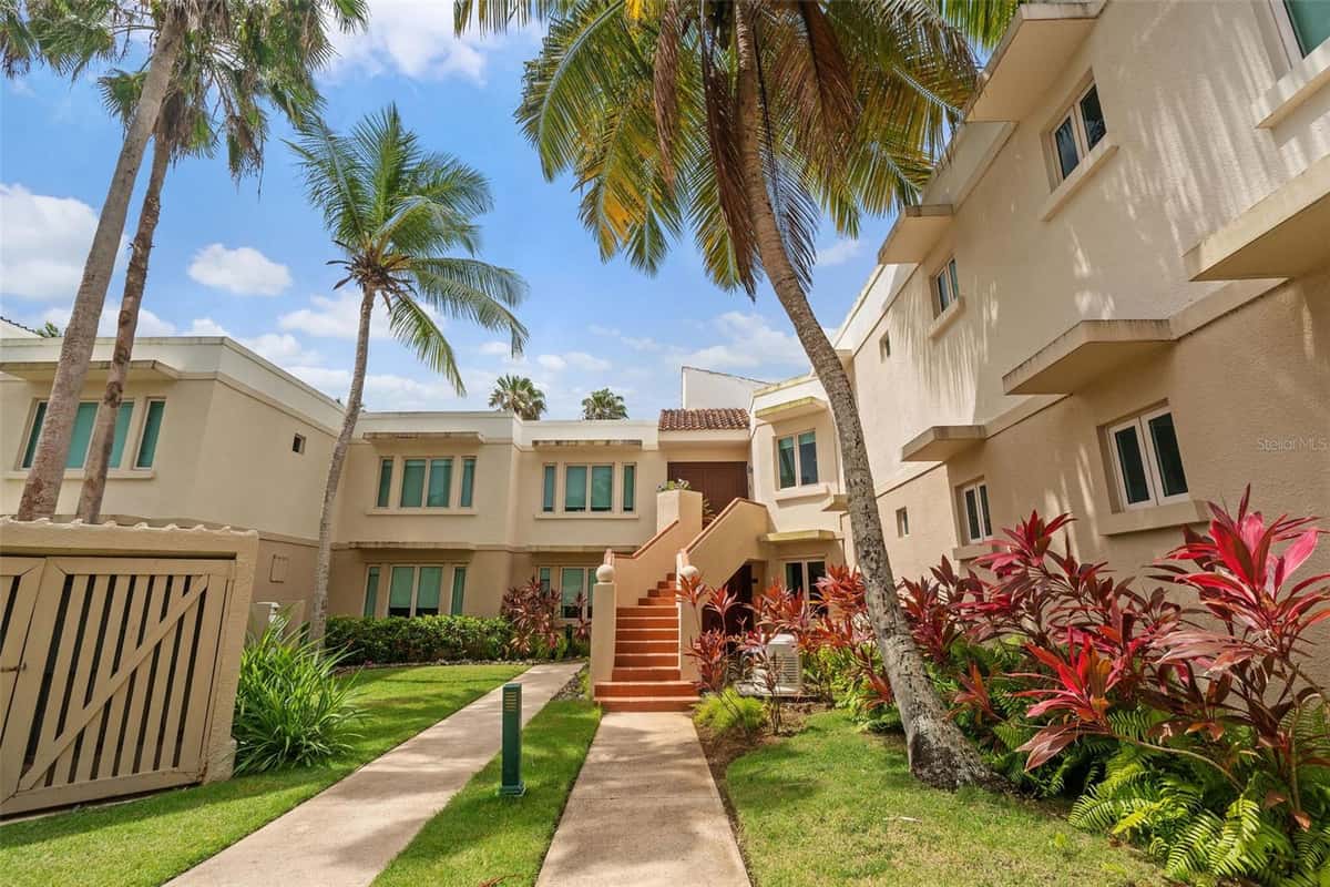 . LAKESIDE VILLAS