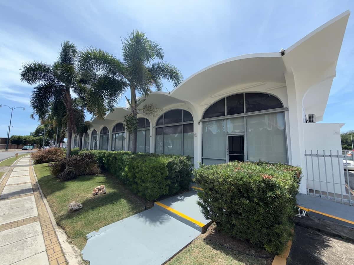 2822 AVE LAS AMÉRICAS