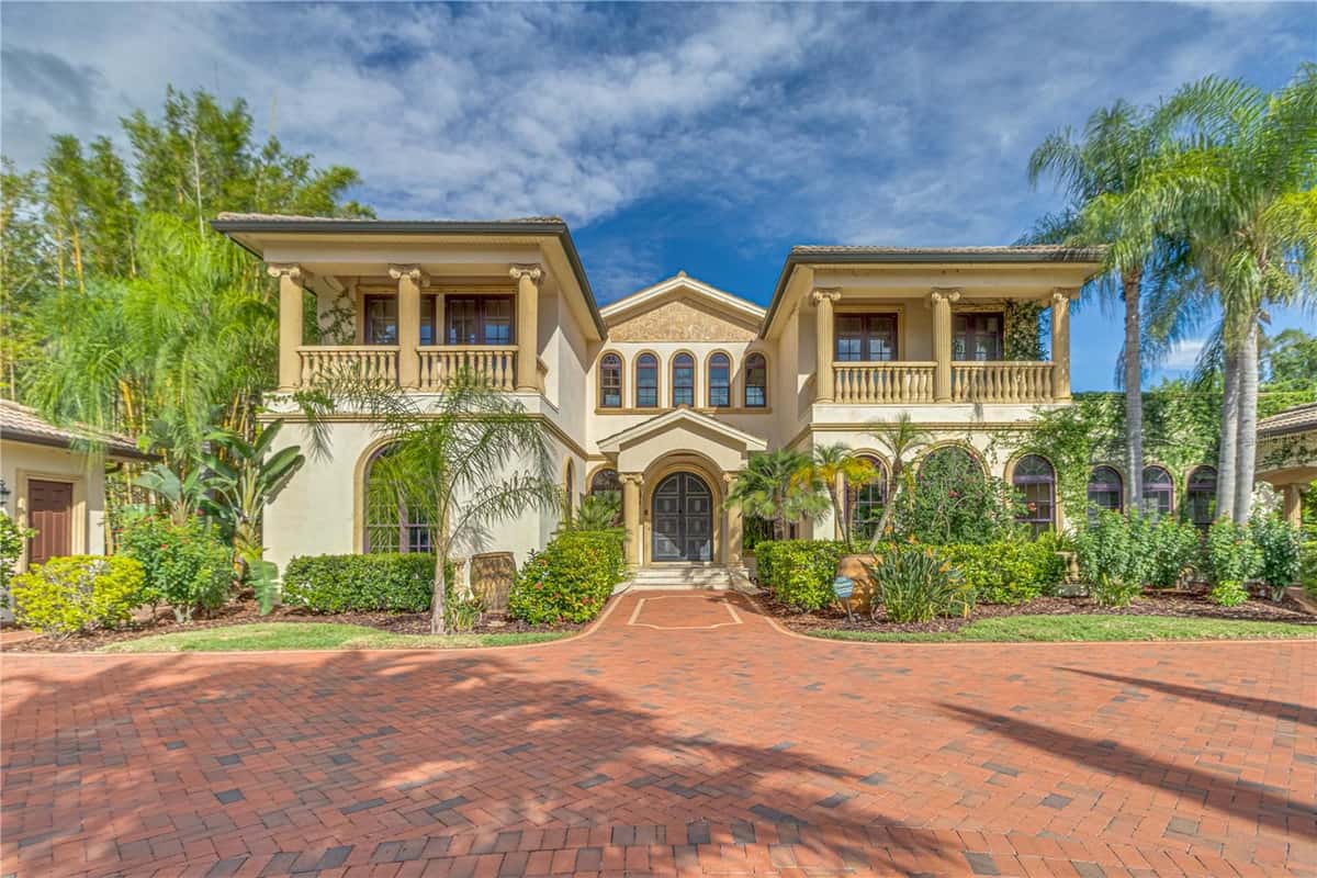 117 BELLAMERE PALMS COURT