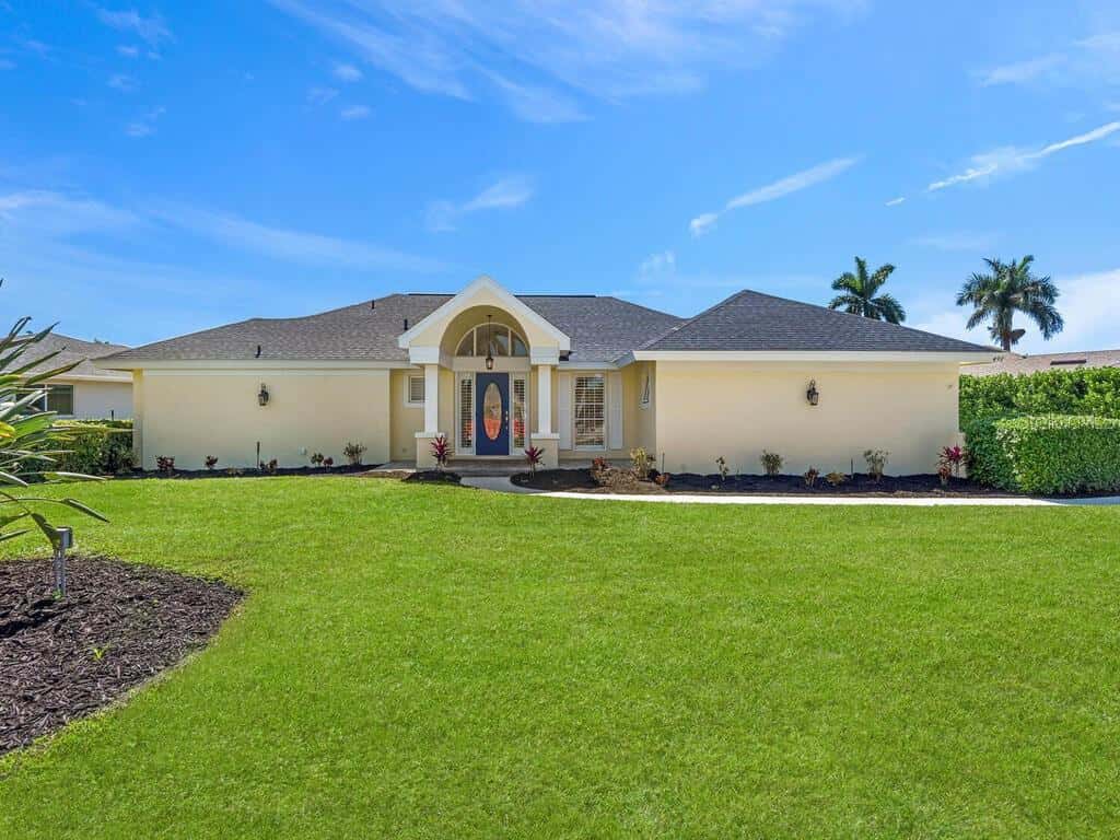 491 CYPRESS WAY