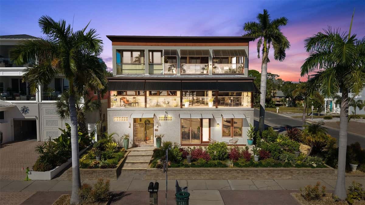 5659 SHORE BOULEVARD