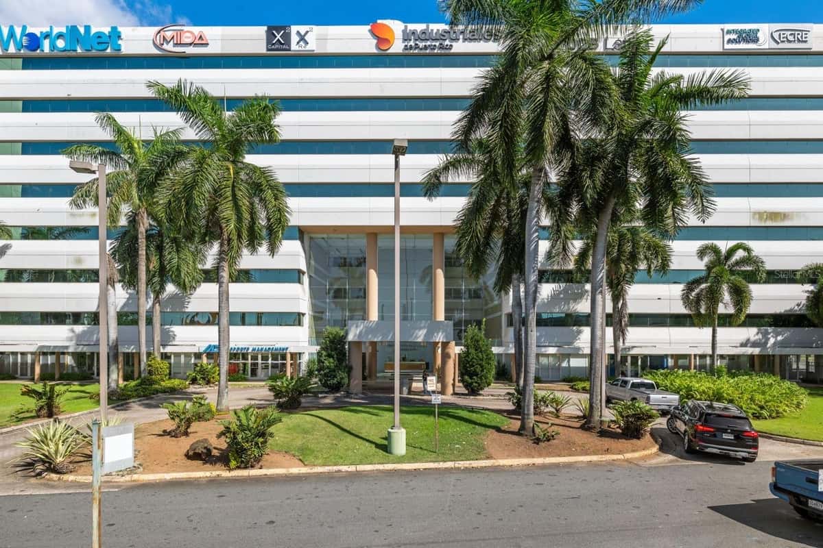 100 CENTRO INTERNACIONAL DE MERCADEO