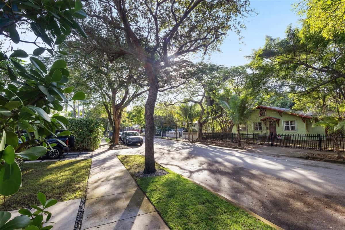 58 48TH STREET