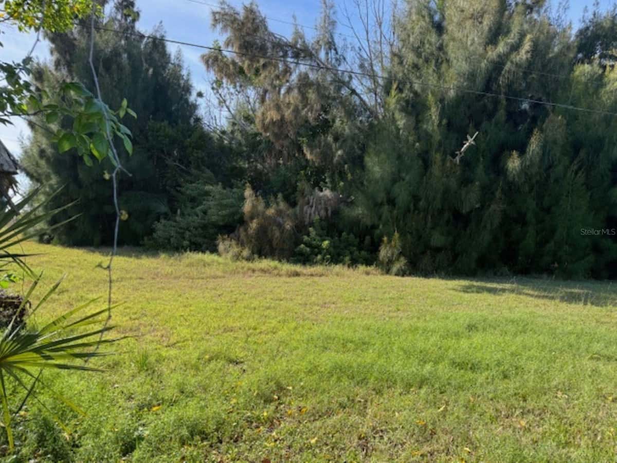 75 GREEN DOLPHIN DRIVE