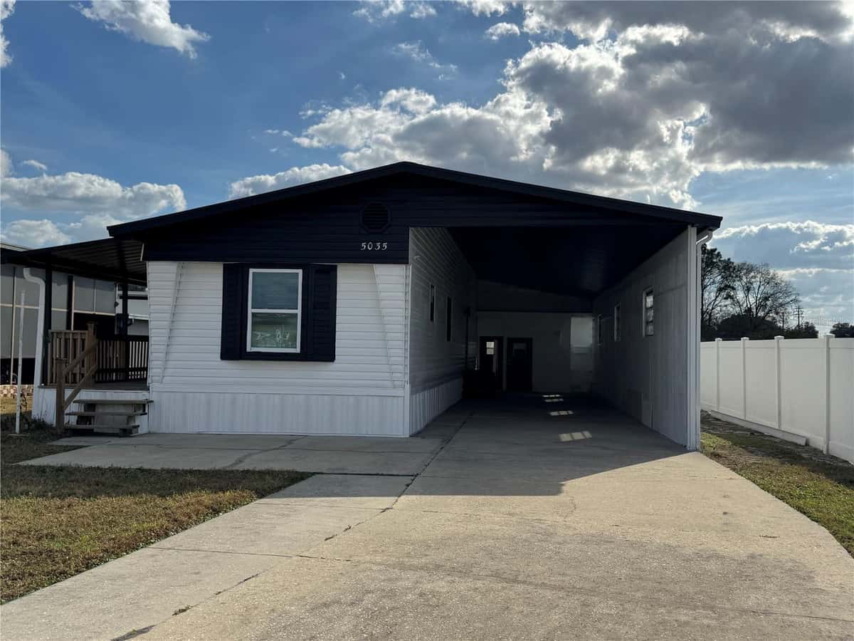 5035 SOUTHSHORE DRIVE