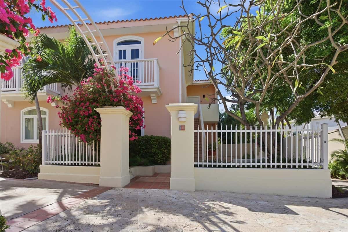 Las Casitas I 1000 AVENUE EL CONQUISTADOR