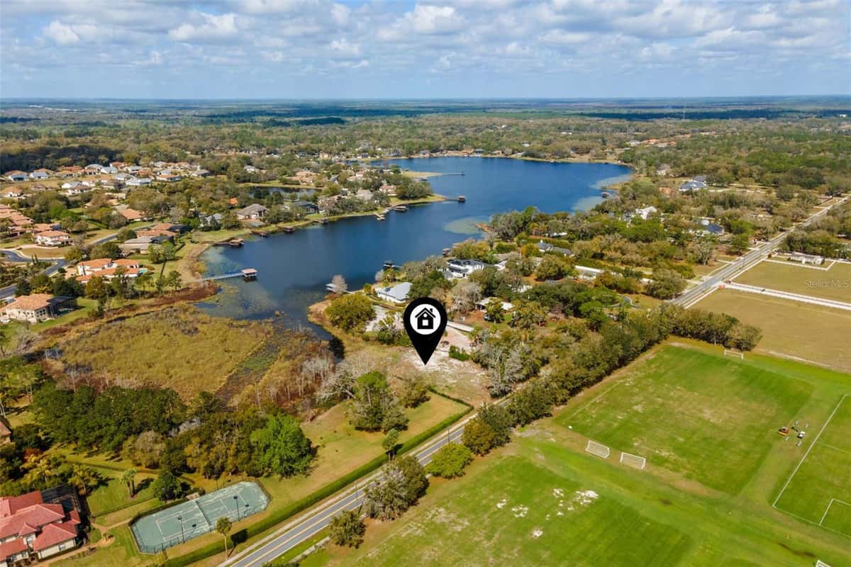 2080 LAKE MARKHAM ROAD