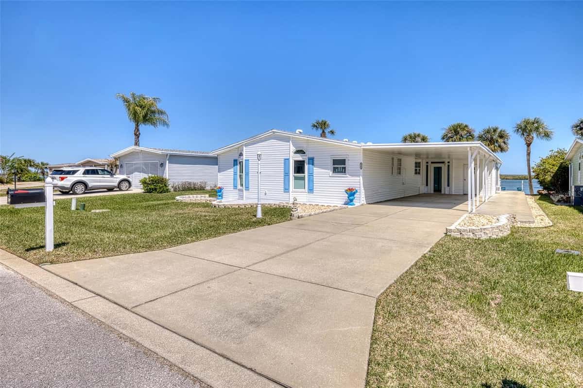 349 MARSH LANDING LOOP