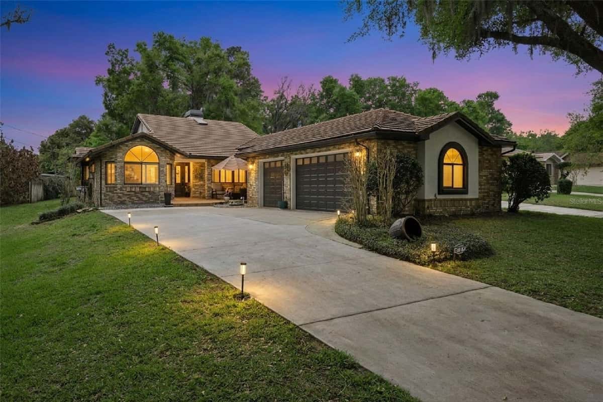 312 WATERWOOD DRIVE