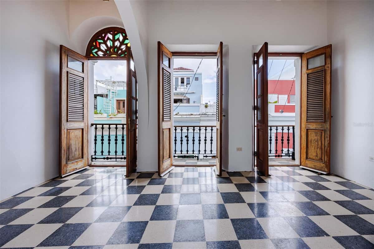 364 CALLE SOL
