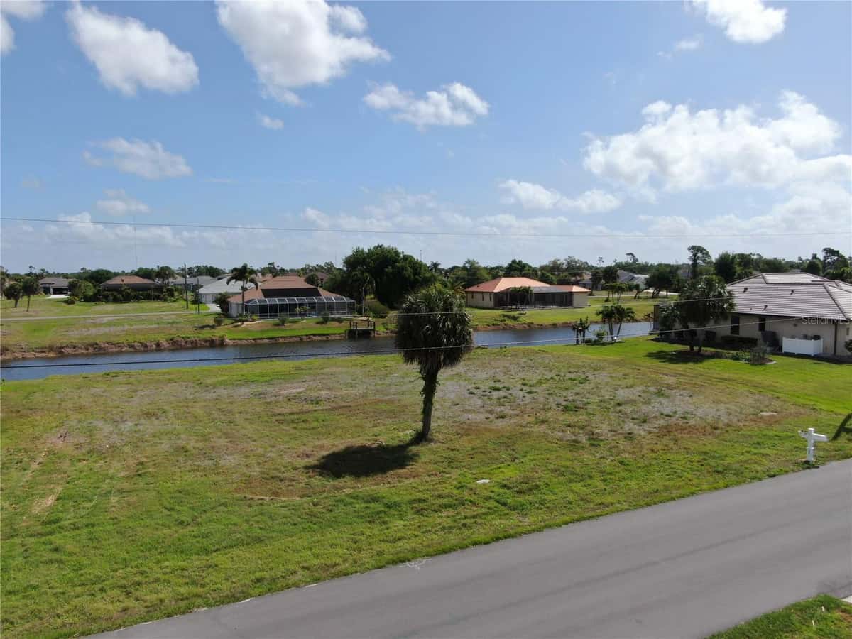 35 & 37 TOURNAMENT ROAD