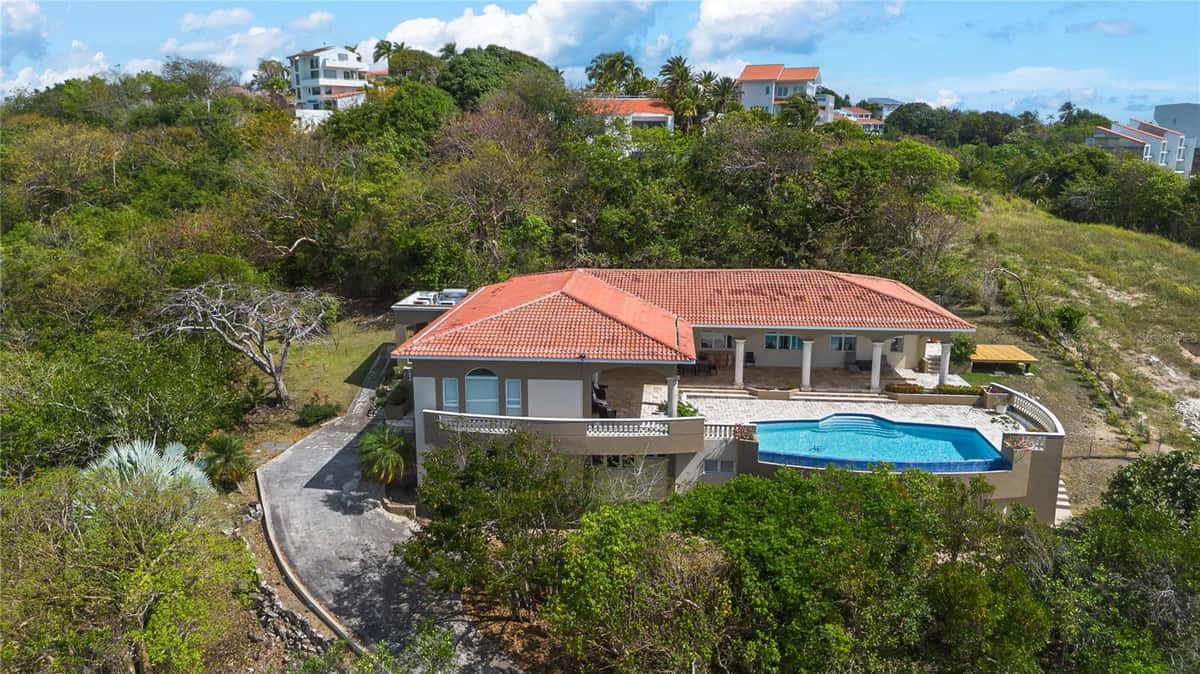 9 SHELL CASTLE