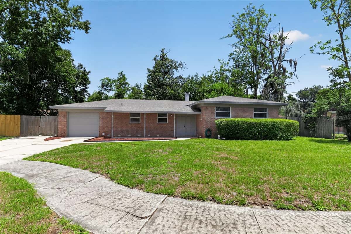 1543 REDBUD COURT