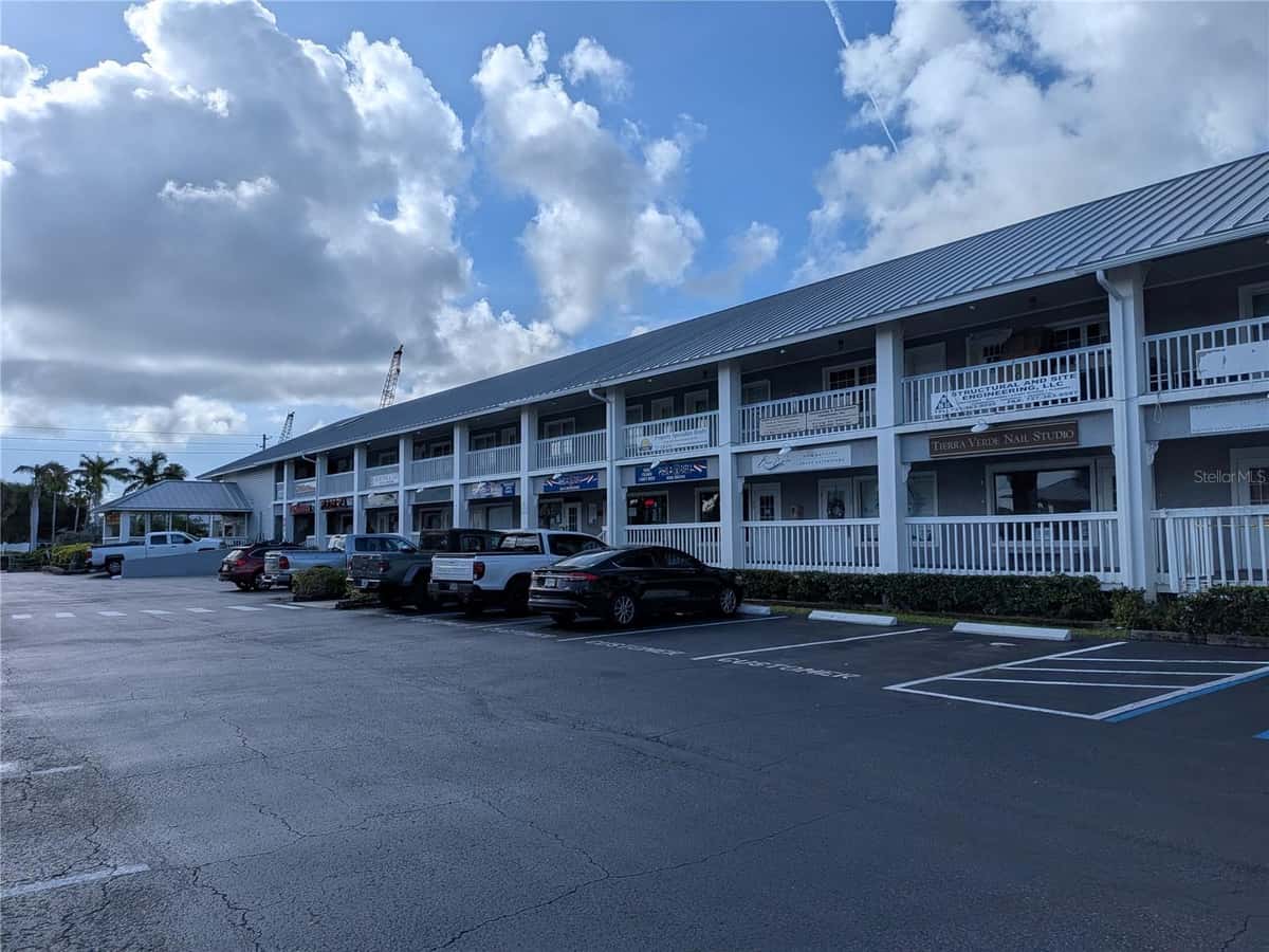 1120 PINELLAS BAYWAY