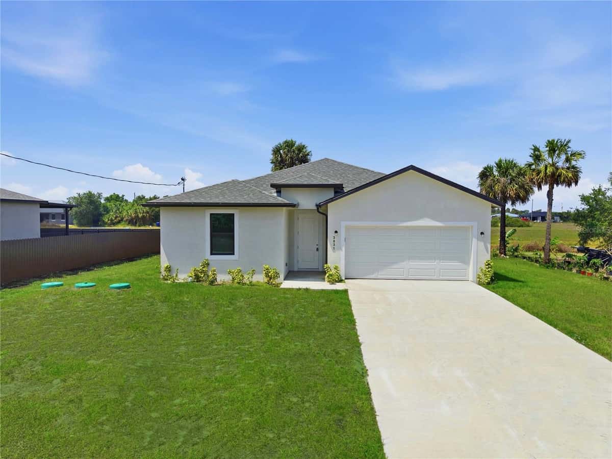 3031 BEECHWOOD CIRCLE