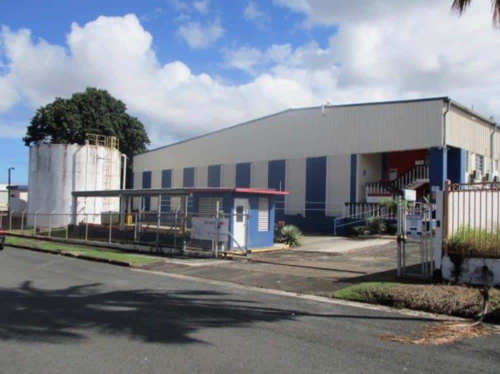 Warehouse JARDINES CAROLINA, ROSENDO VELA ACOSTA ST.
