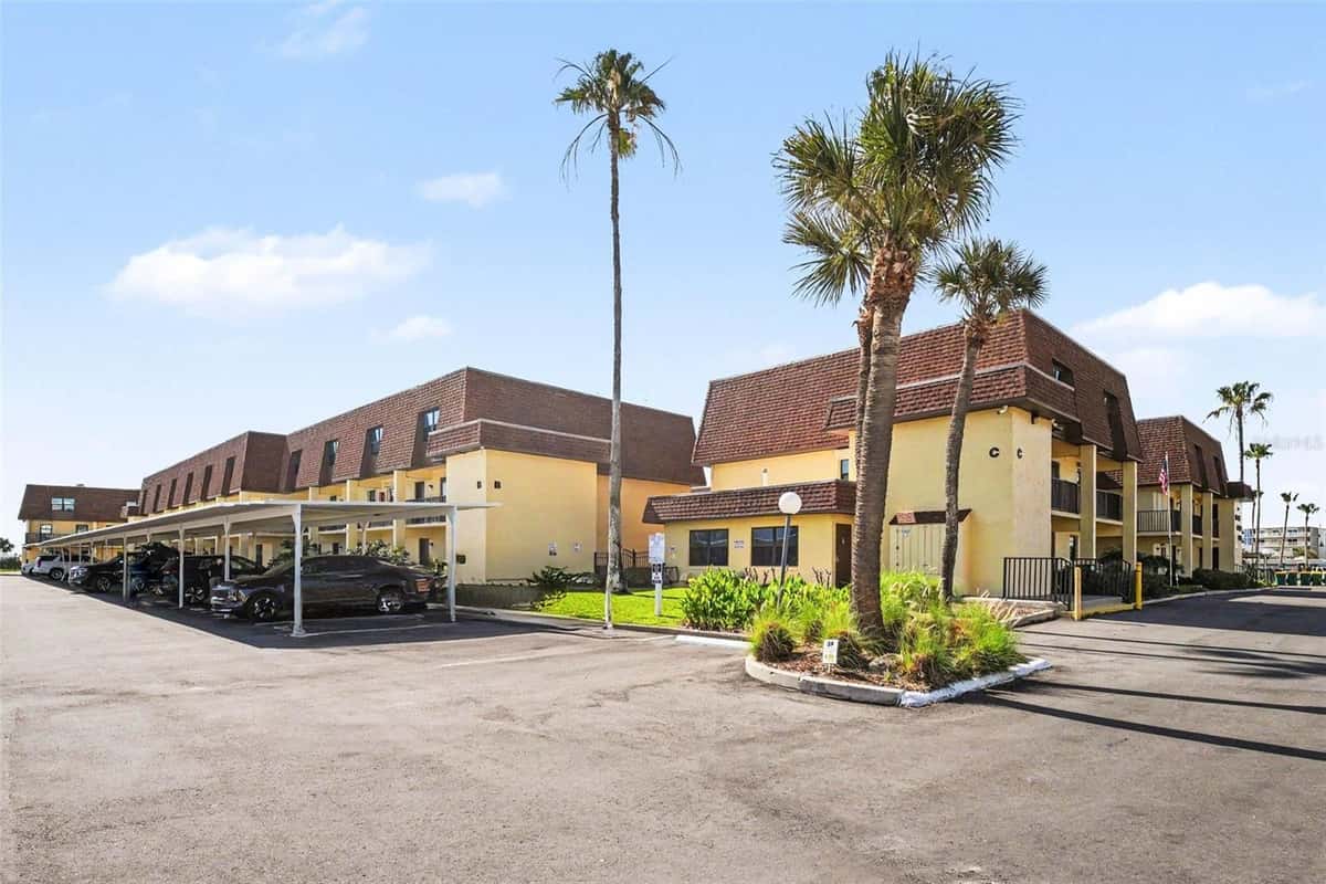5200 OCEAN BEACH BOULEVARD