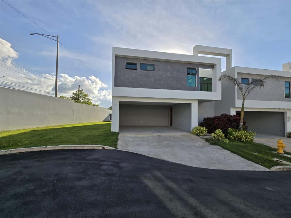 PR 177 AVE LOMAS VERDES THE VILLAS AT RIO / BO JUAN SANCHEZ