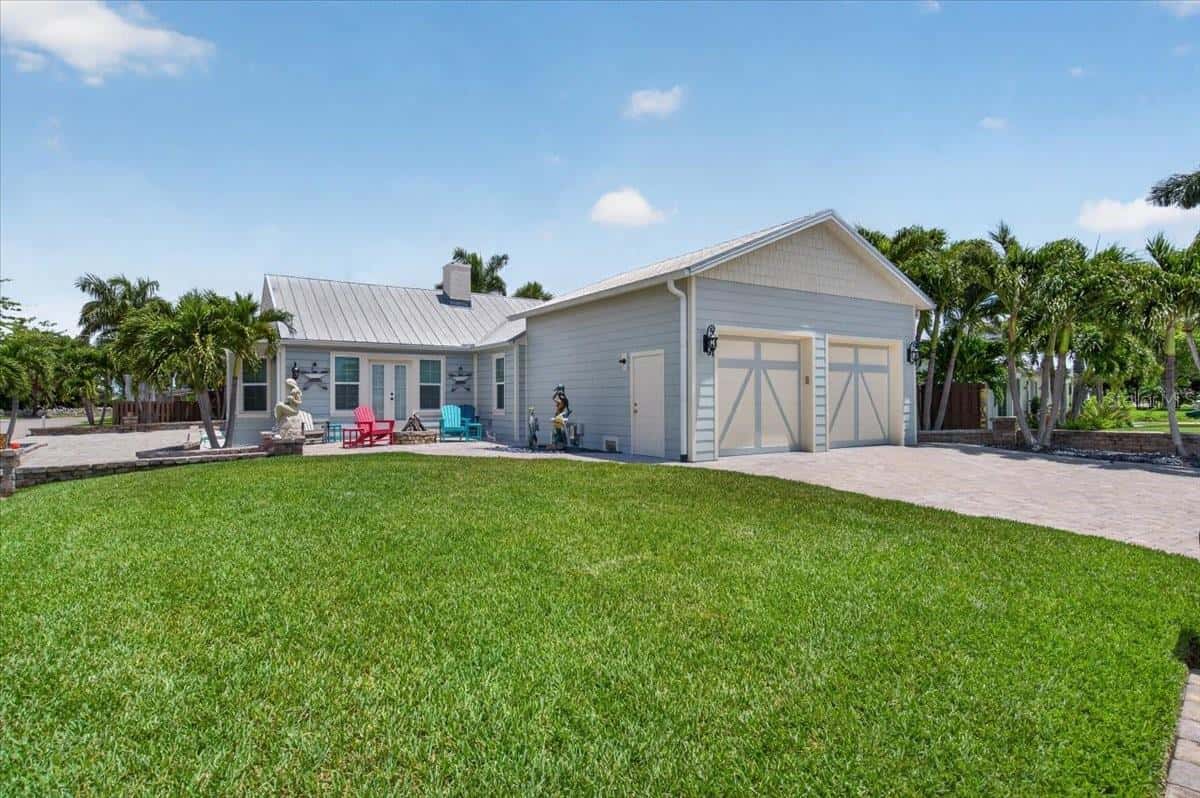 216 SUNRISE DRIVE