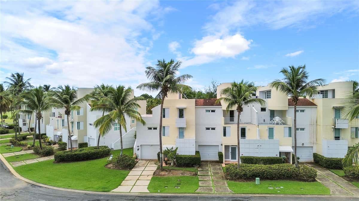 175 VILLAS DE GOLF