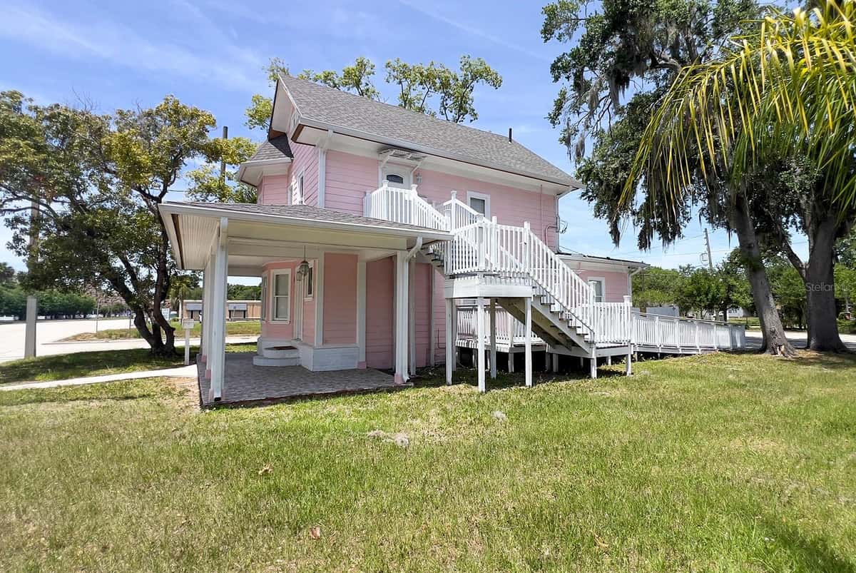 821 EMMETT STREET