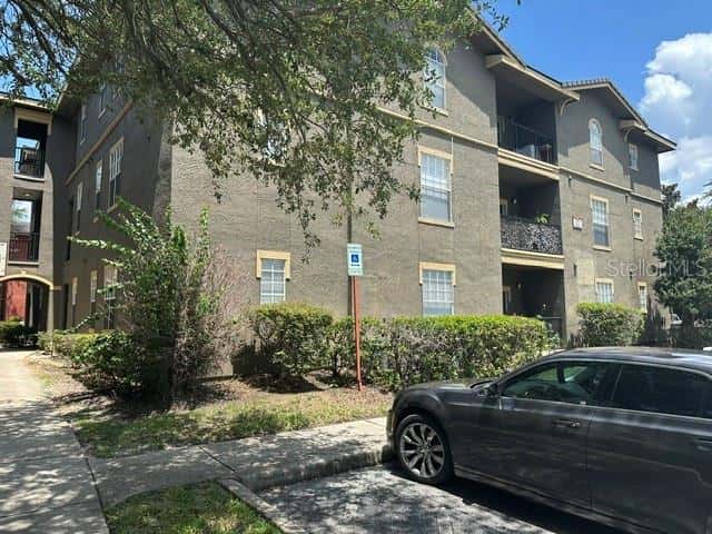 102 VISTA VERDI CIRCLE