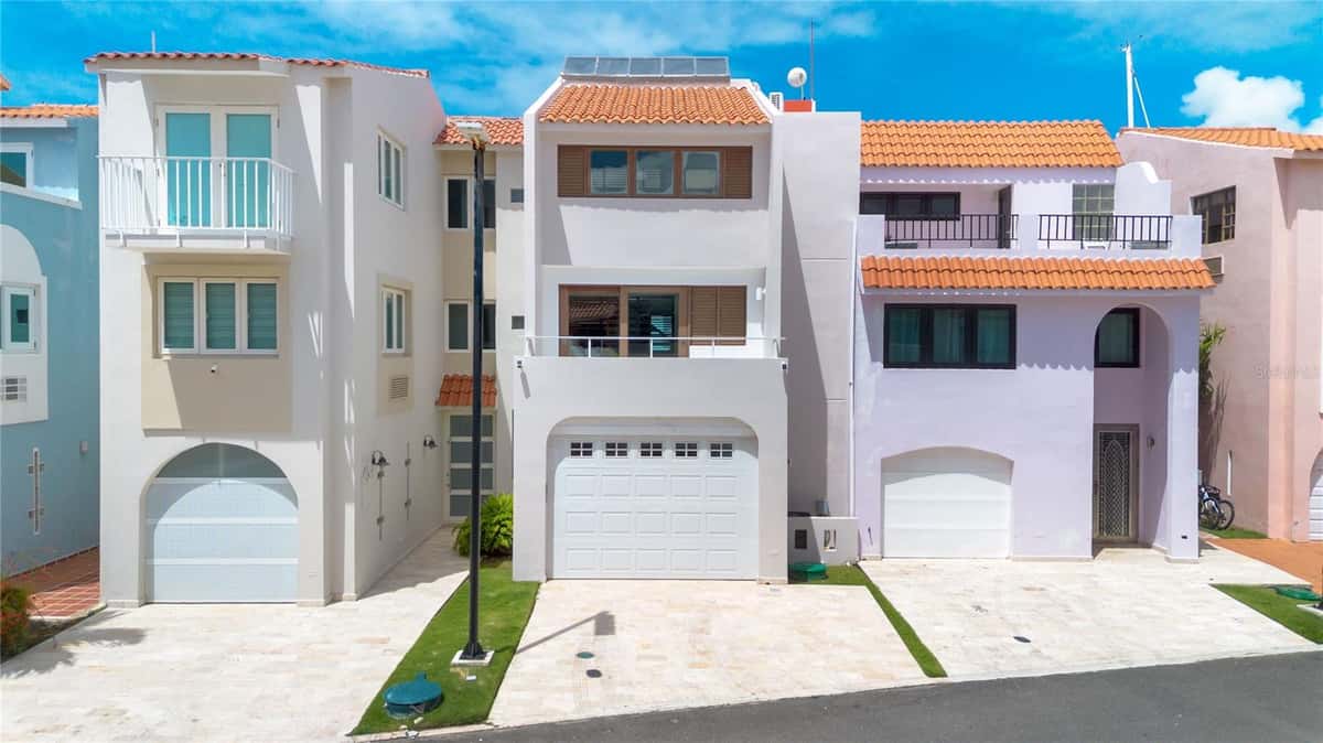260 HARBOUR DRIVE