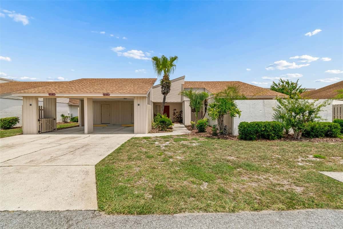 4243 OAK LOOP