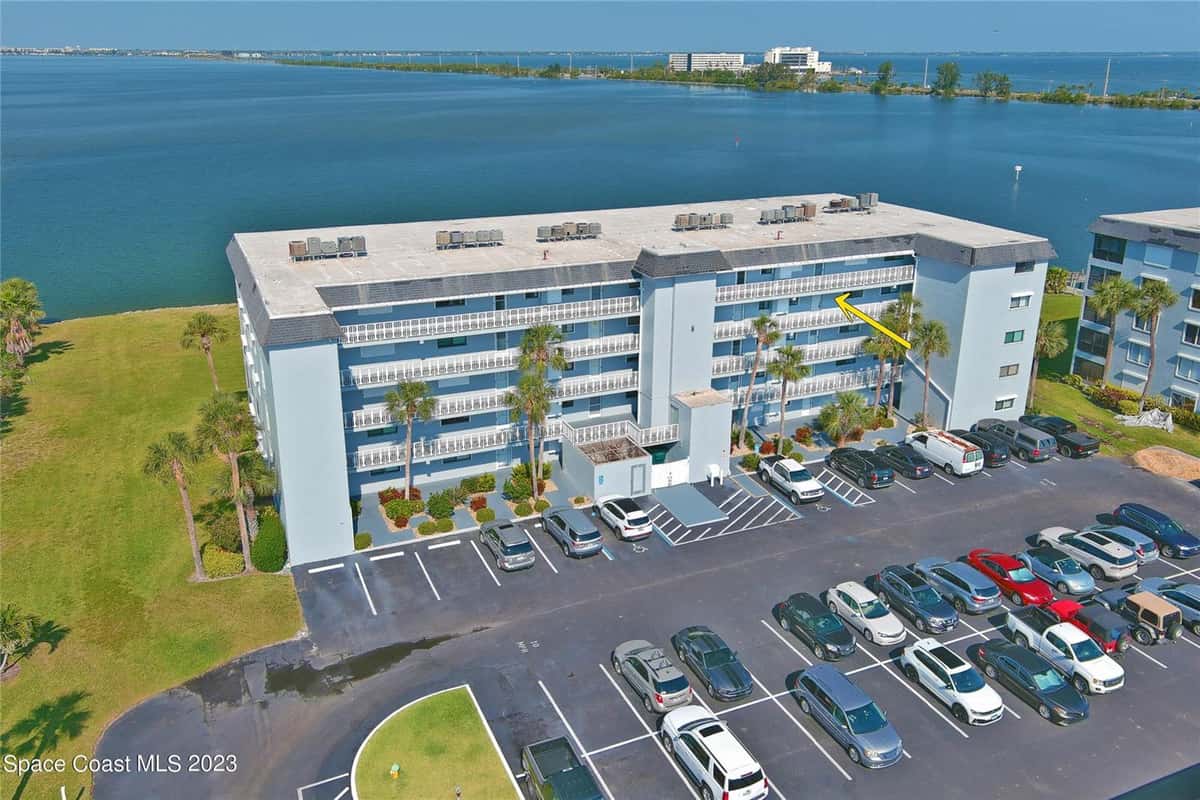 3799 BANANA RIVER BOULEVARD