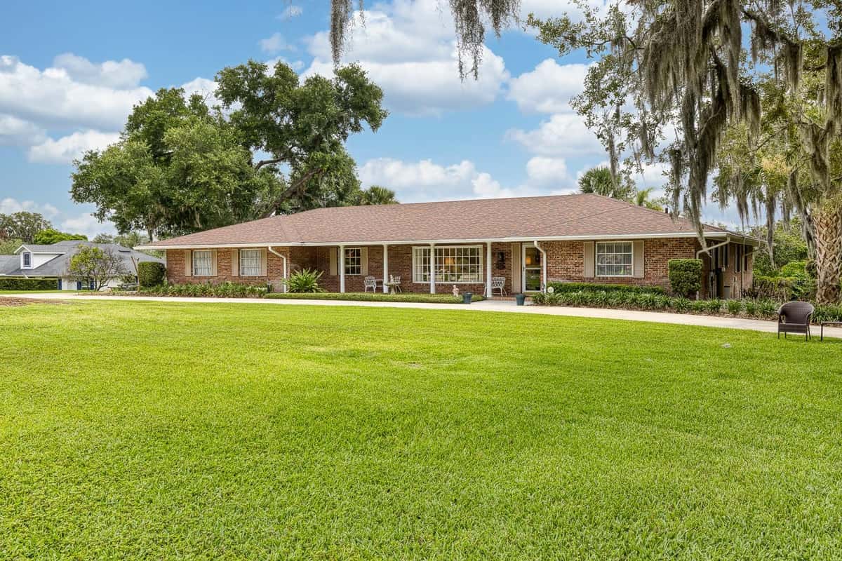 900 CITRUS AVENUE