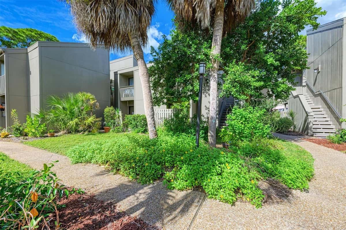110 WOODLAND PLACE