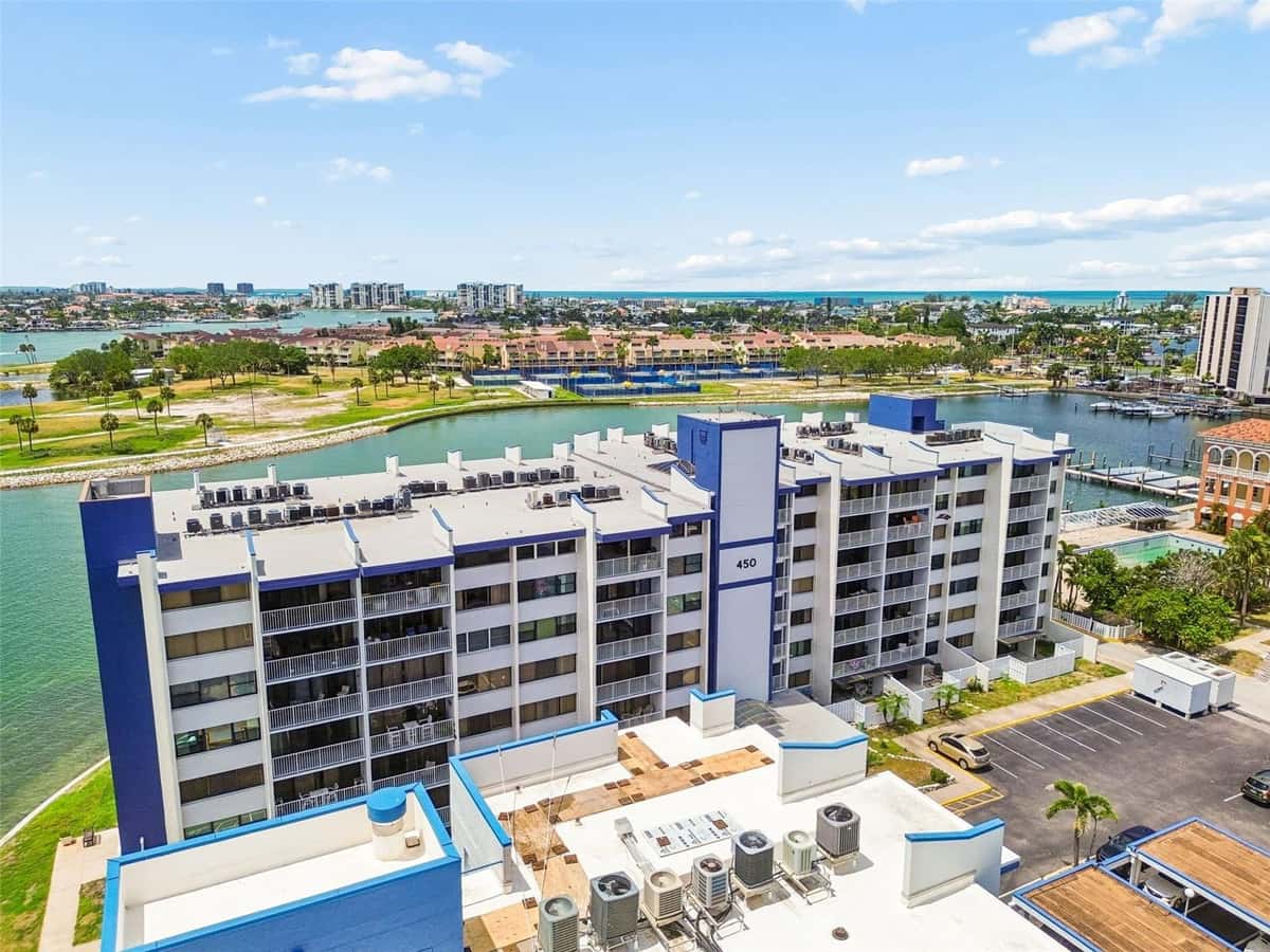 450 TREASURE ISLAND CAUSEWAY