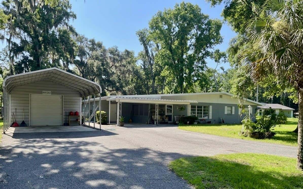 7633 CRESCENT LOOP