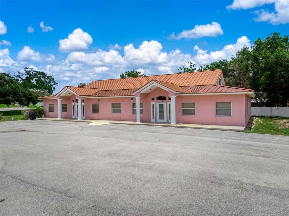 401 INTERLAKE BOULEVARD