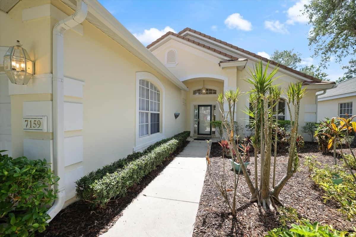 7159 VICTORIA CIRCLE