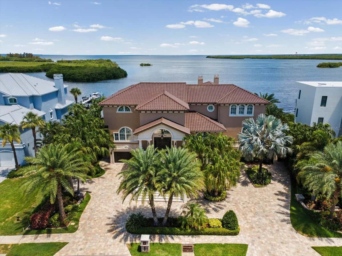 2057 POINTE ALEXIS DRIVE