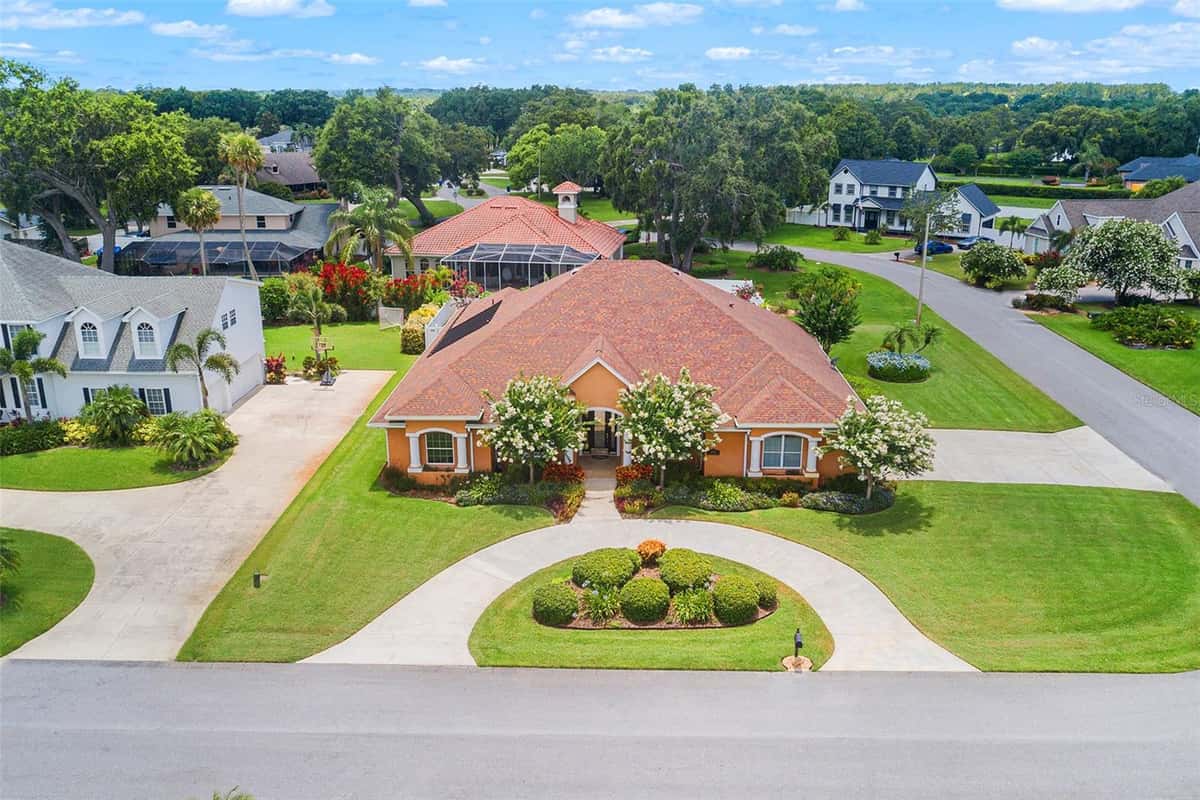 328 HAMILTON SHORES DRIVE