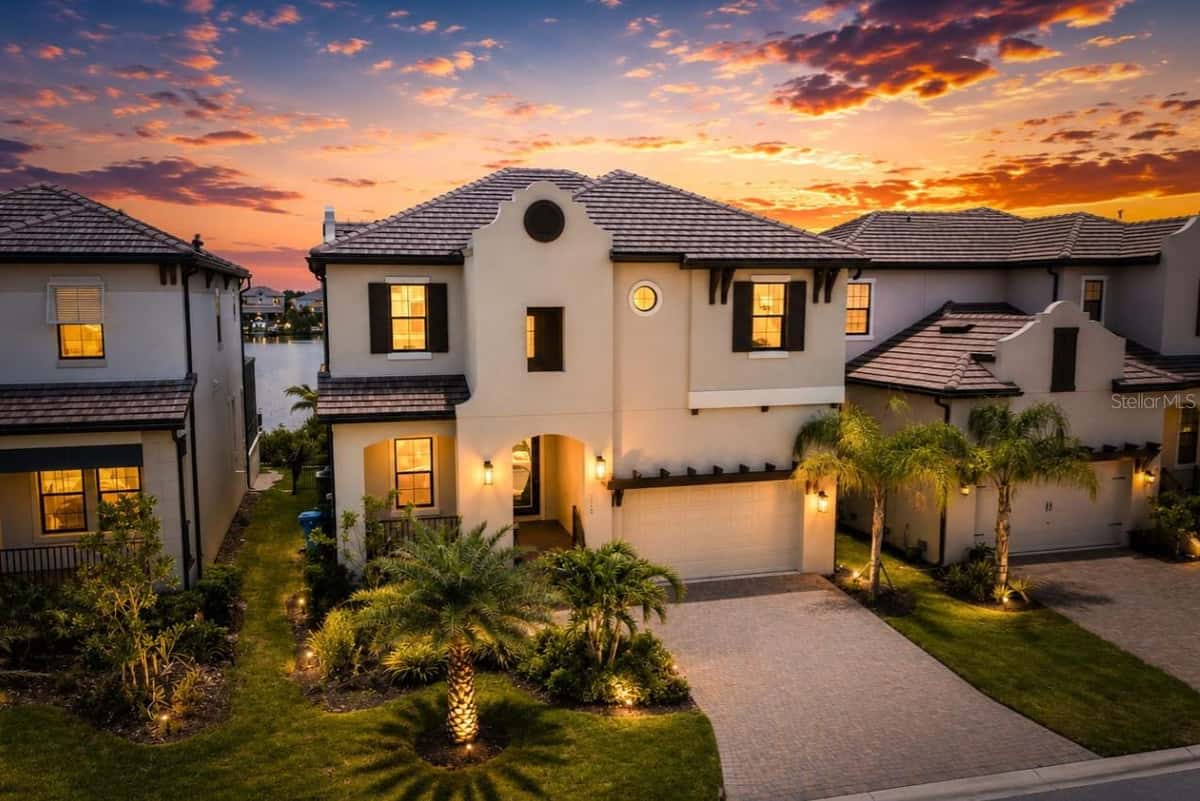1112 SEAGRAPE DRIVE
