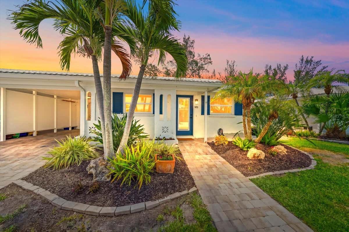 578 SPANISH DRIVE