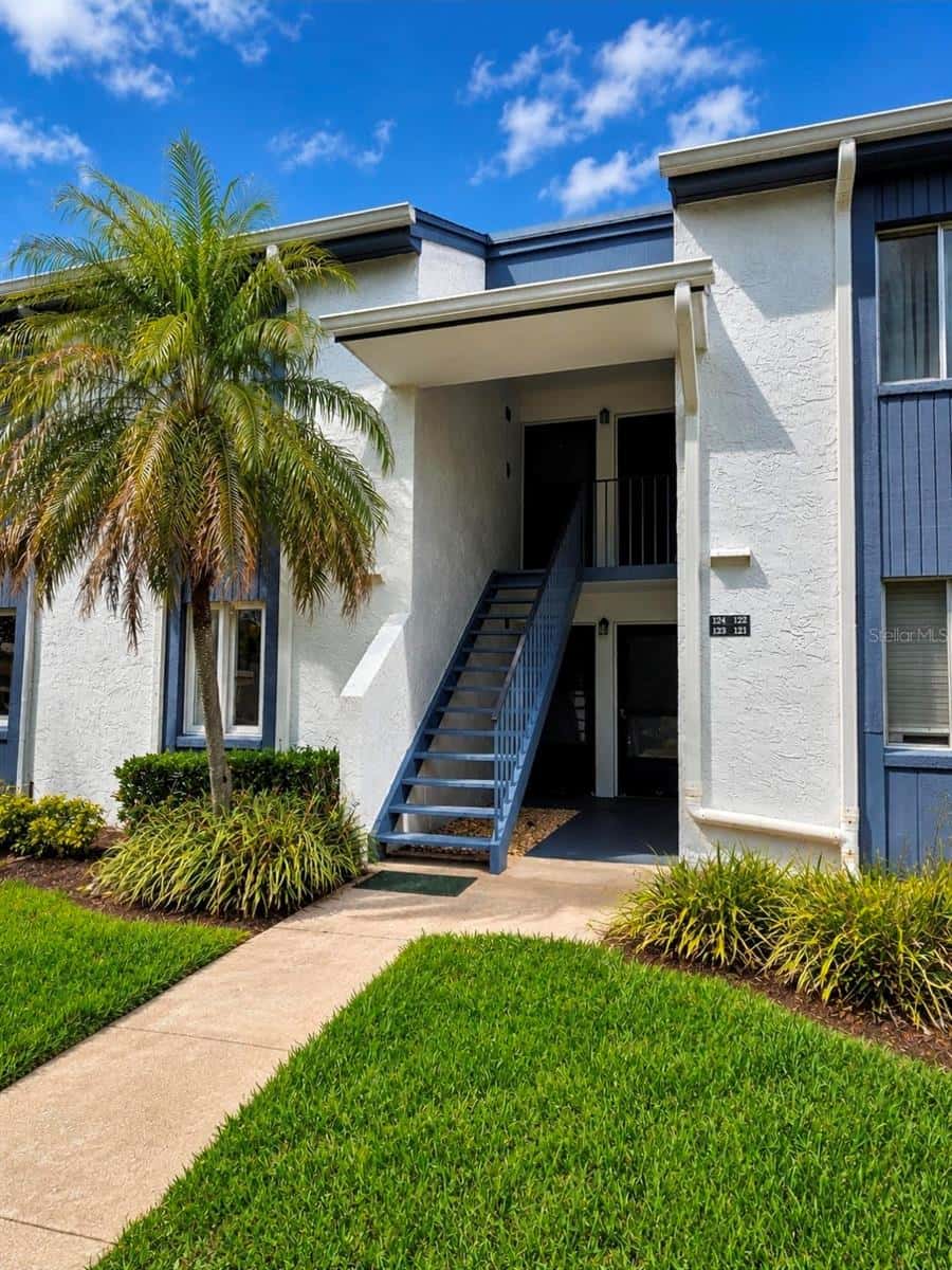 123 CYPRESS LANE
