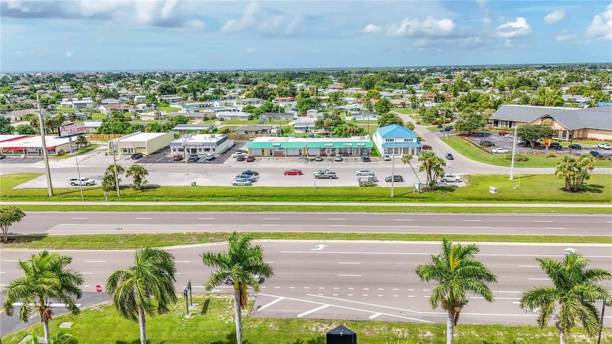 3231 TAMIAMI TRAIL