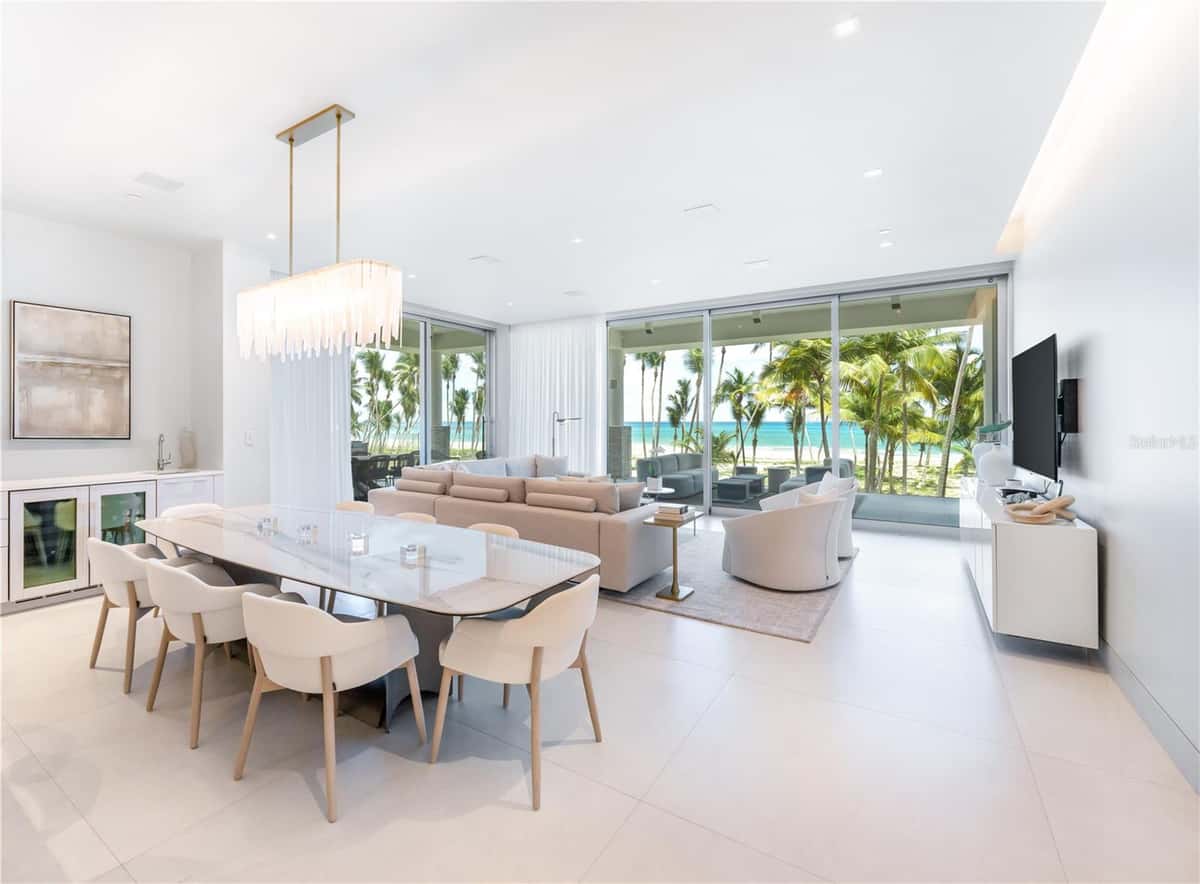 Ocean Drive FOUR SEASONS PRIVATE RESIDENCES