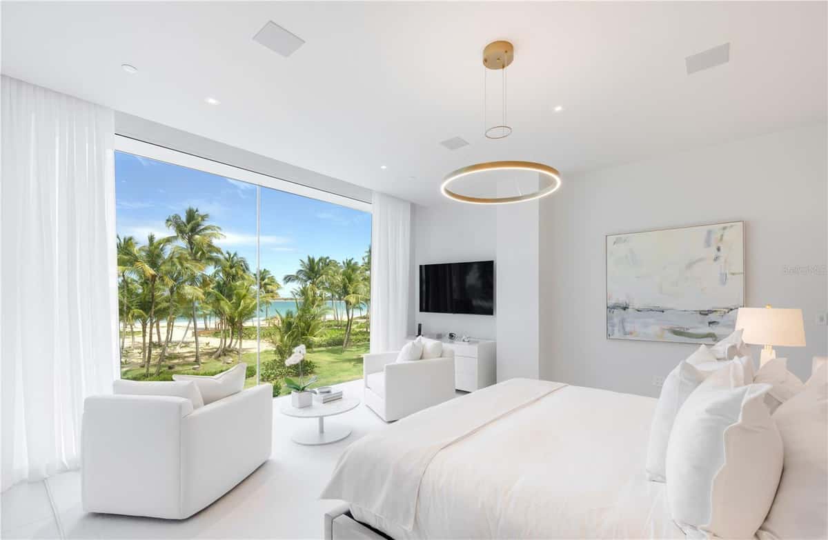 Ocean Drive FOUR SEASONS PRIVATE RESIDENCES
