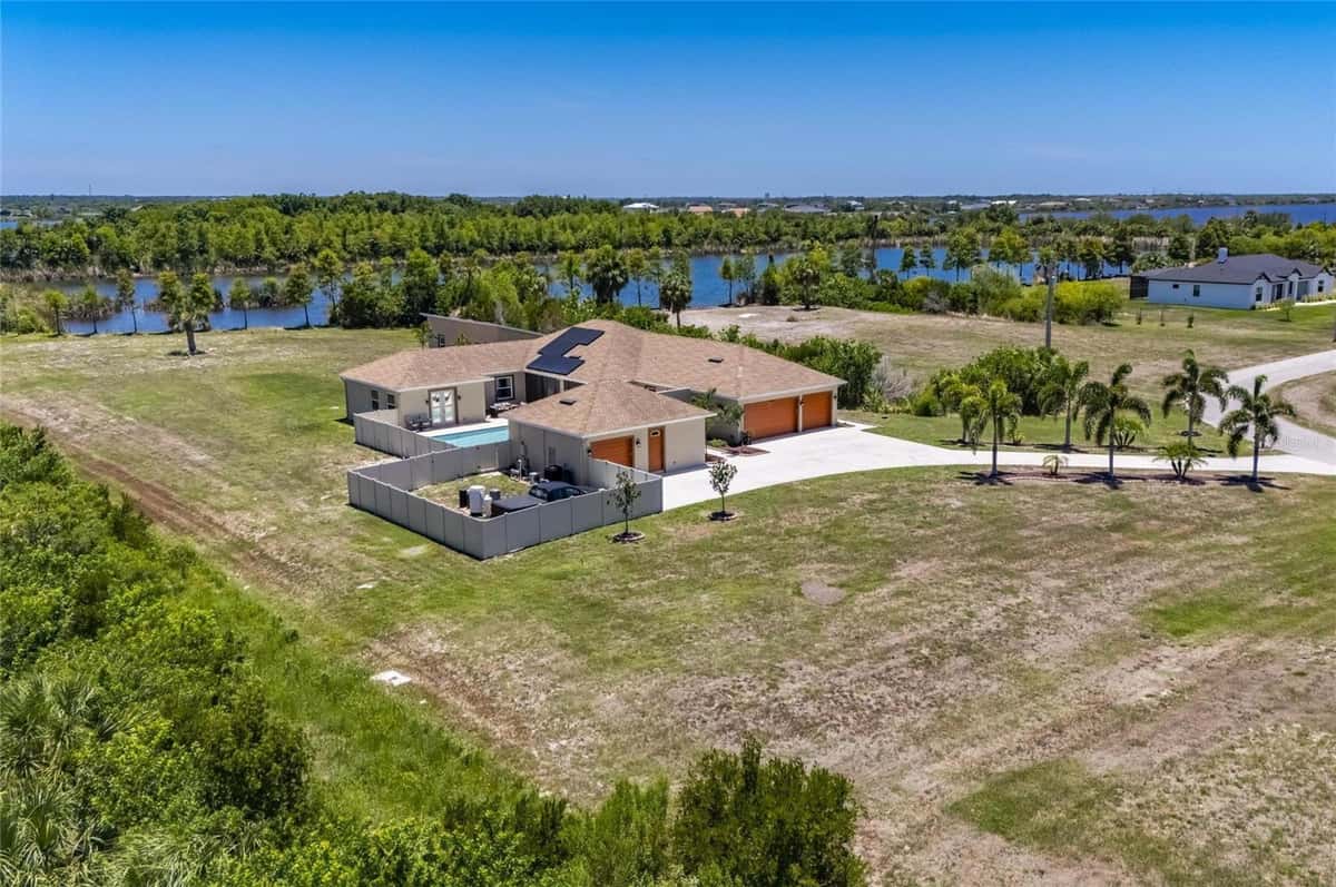 3016 SMILODON TRAIL