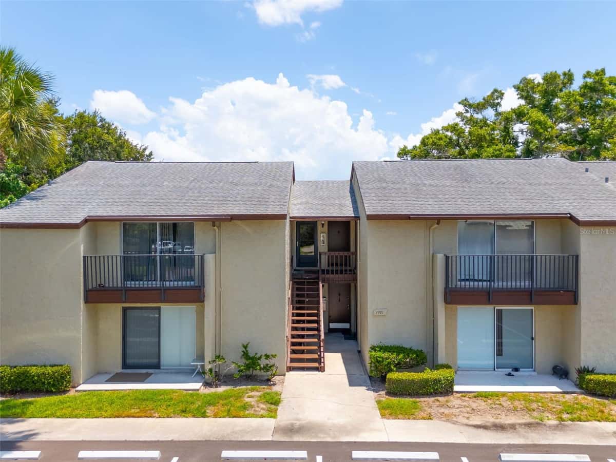 4215 BAY DRIVE