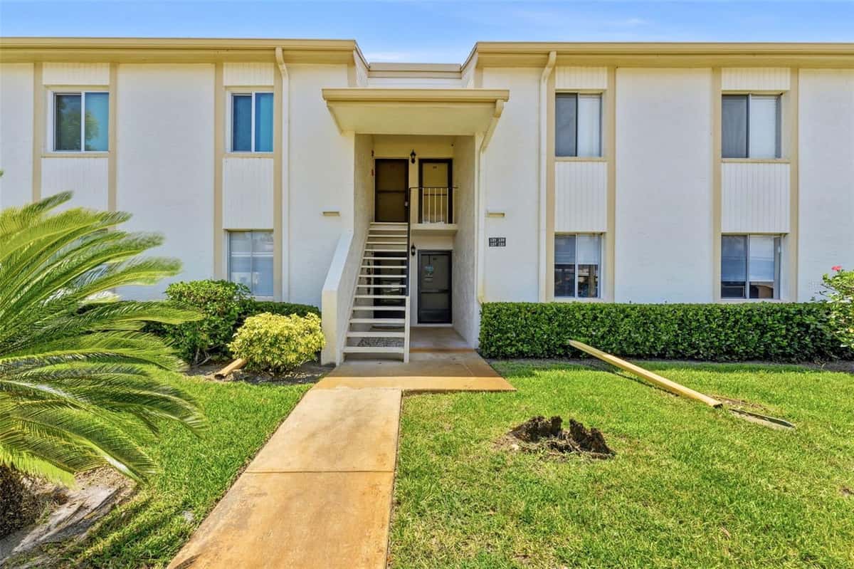 126 CYPRESS COURT
