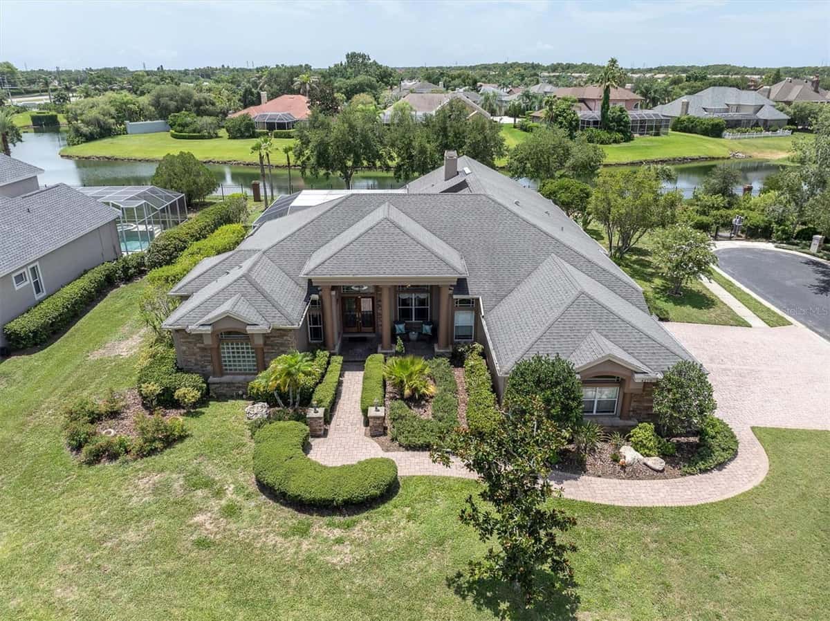4270 COVE DRIVE
