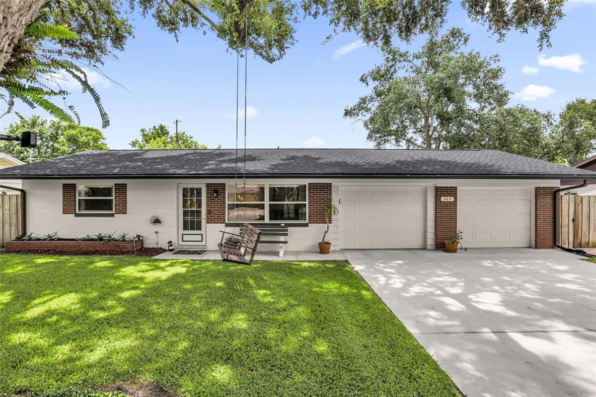 207 TEMPLE AVENUE