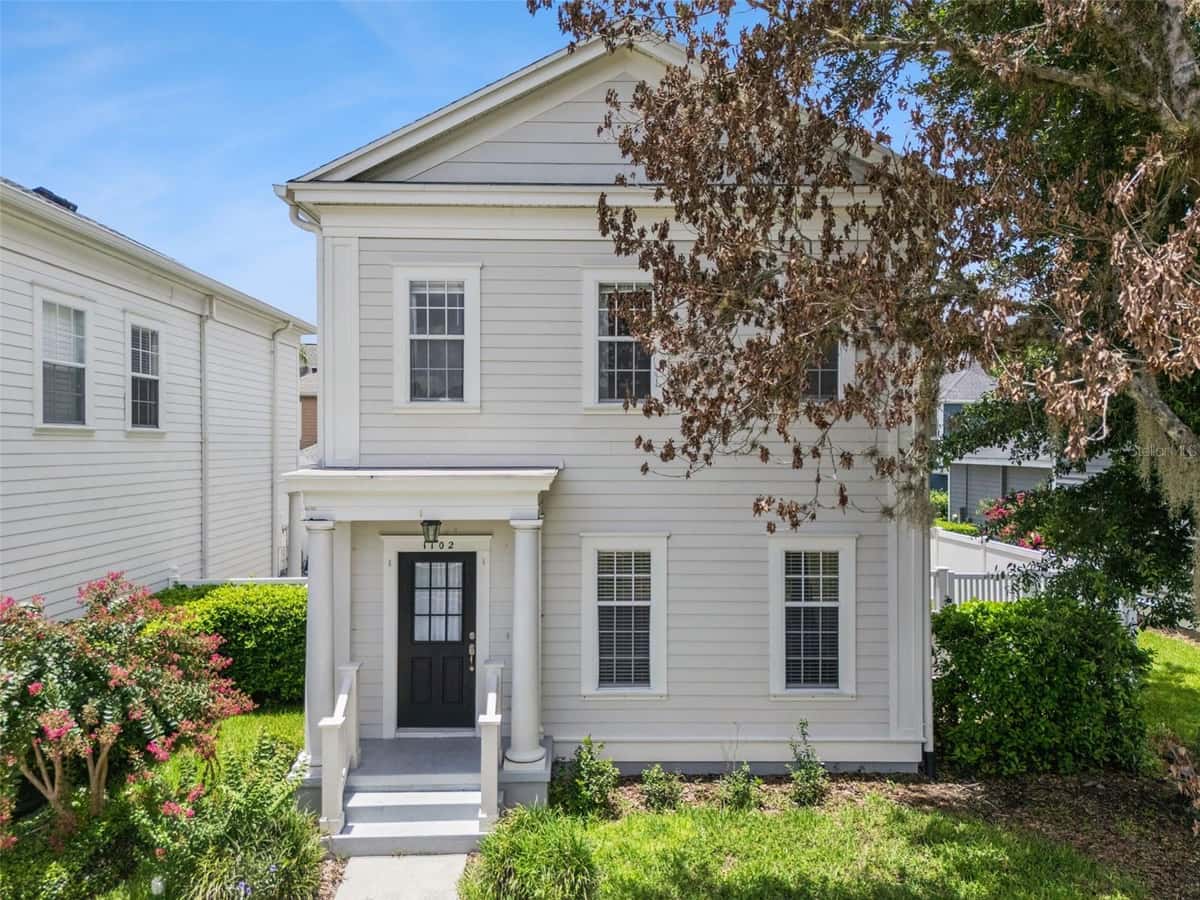 1102 GOLDENASTER COURT
