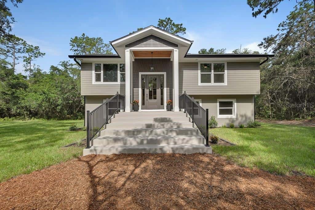 1530 DEER MOSS LANE